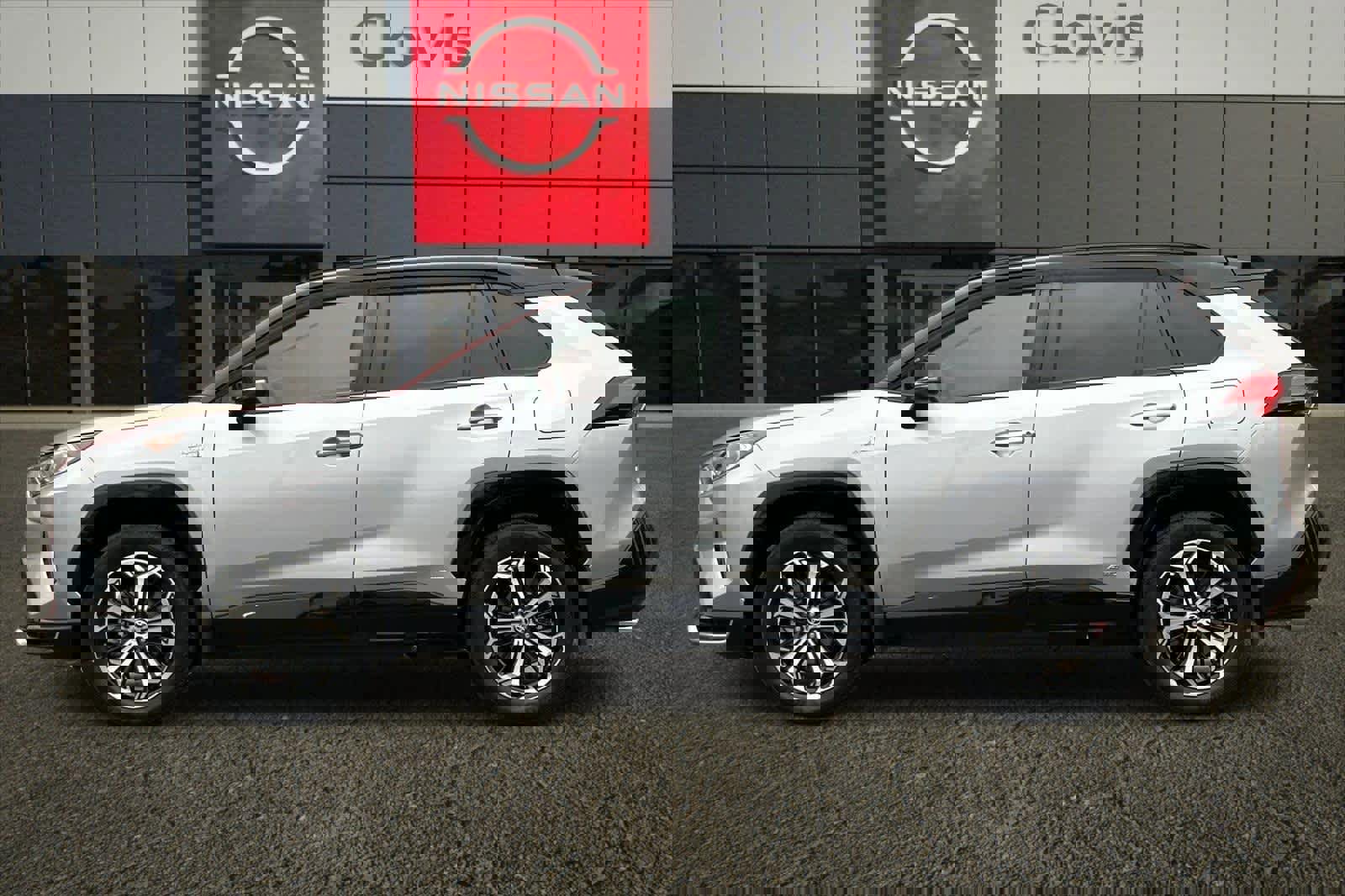 Used 2021 Toyota RAV4 XSE w/ Weather Package image 6