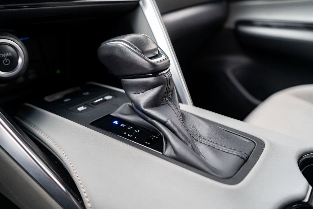 Certified 2024 Toyota Venza LE image 27