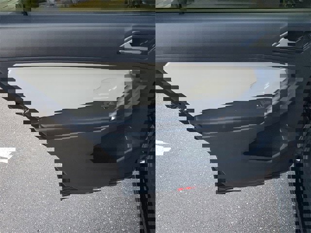 Used 2018 Volkswagen Tiguan SE image 9