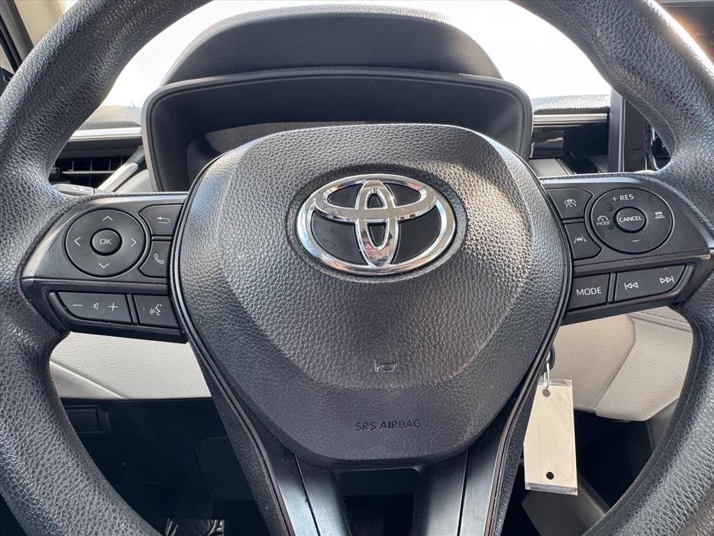 Used 2025 Toyota Corolla Cross L FWD image 15