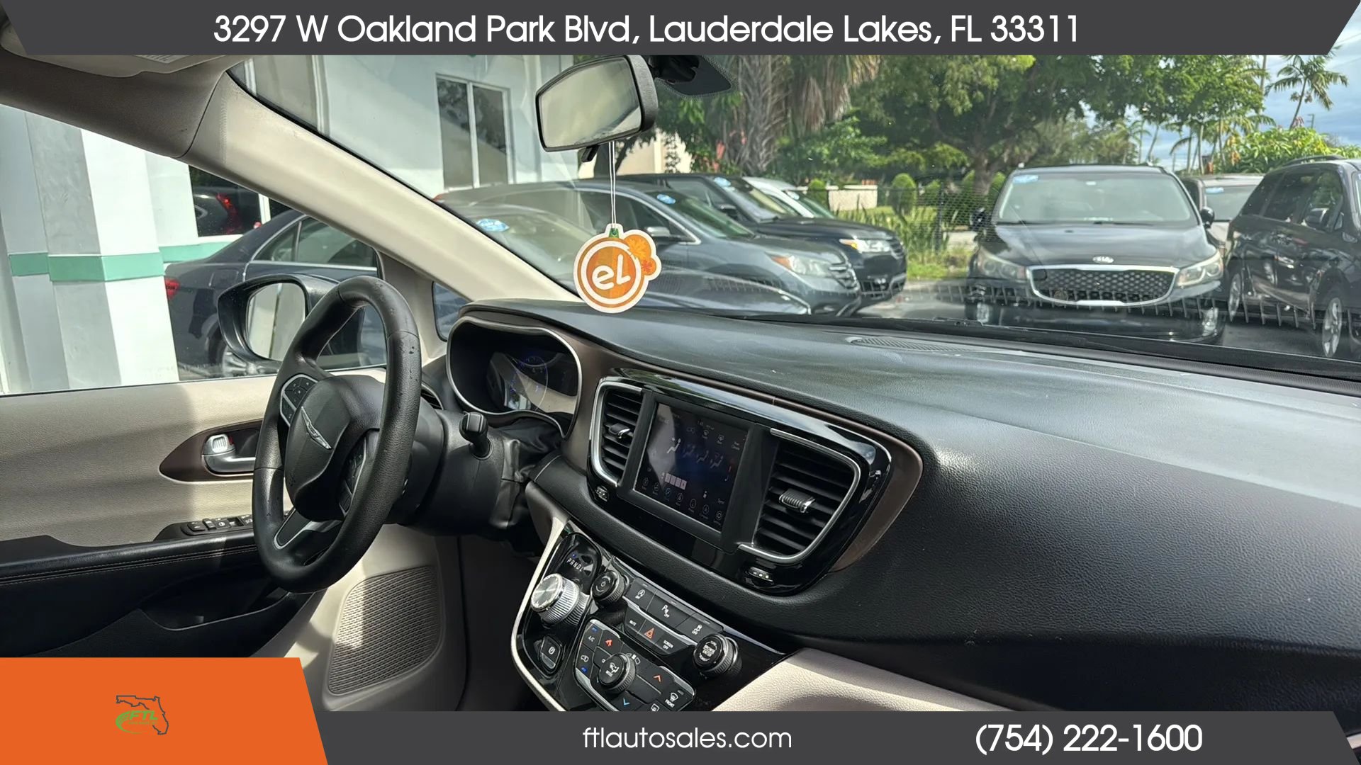 Used 2018 Chrysler Pacifica LX FWD image 32