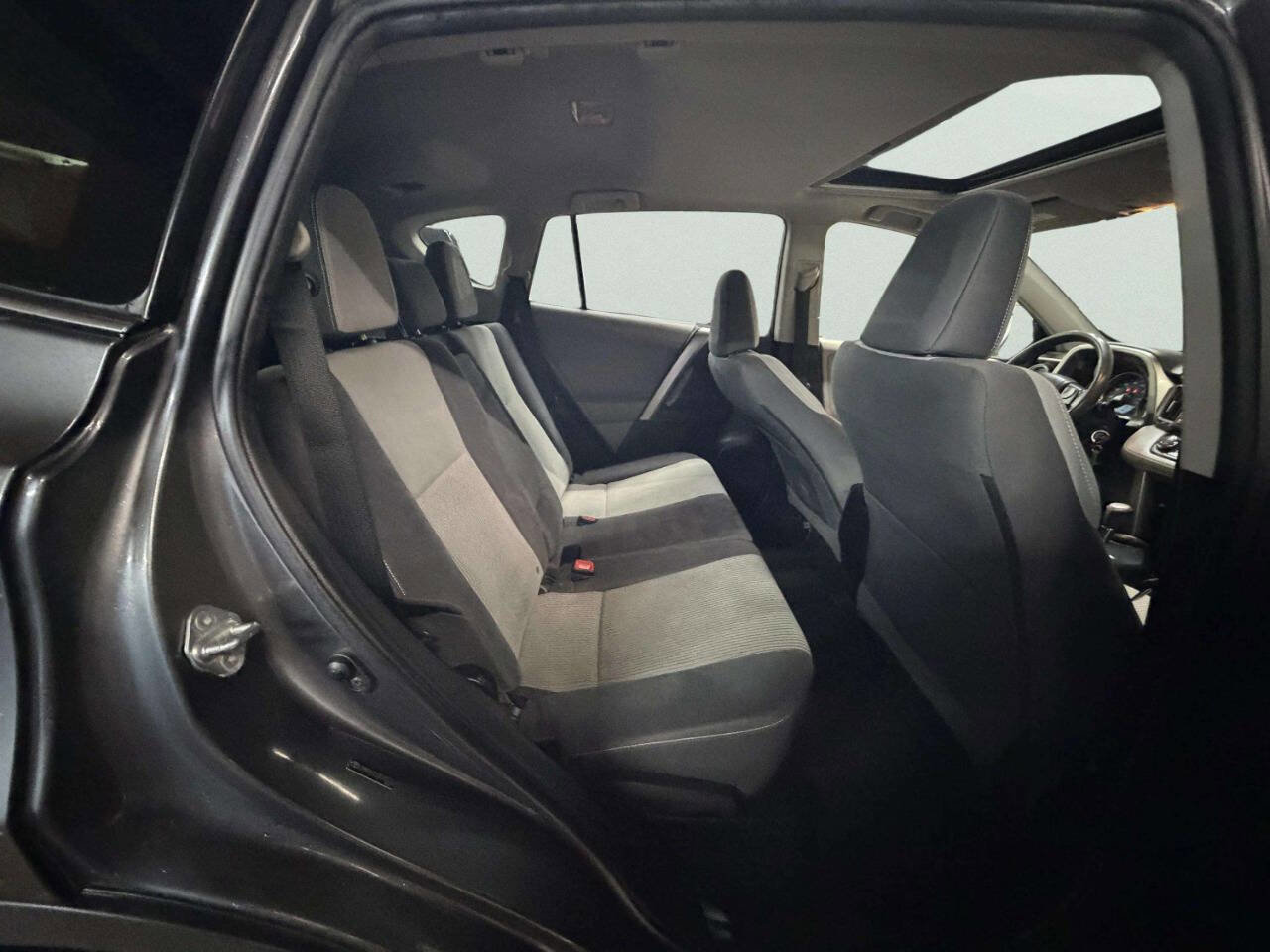 Used 2013 Toyota RAV4 XLE image 22