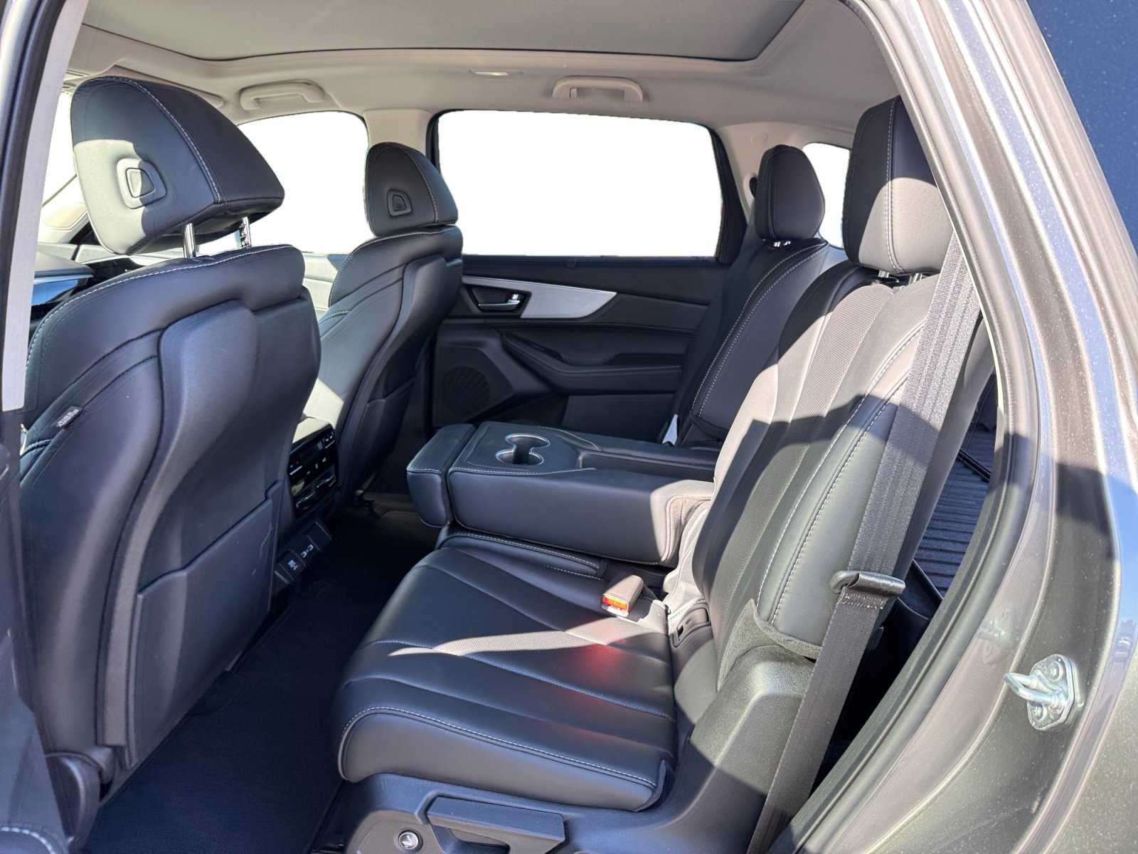 Used 2024 Acura MDX SH-AWD w/ Technology Package image 16
