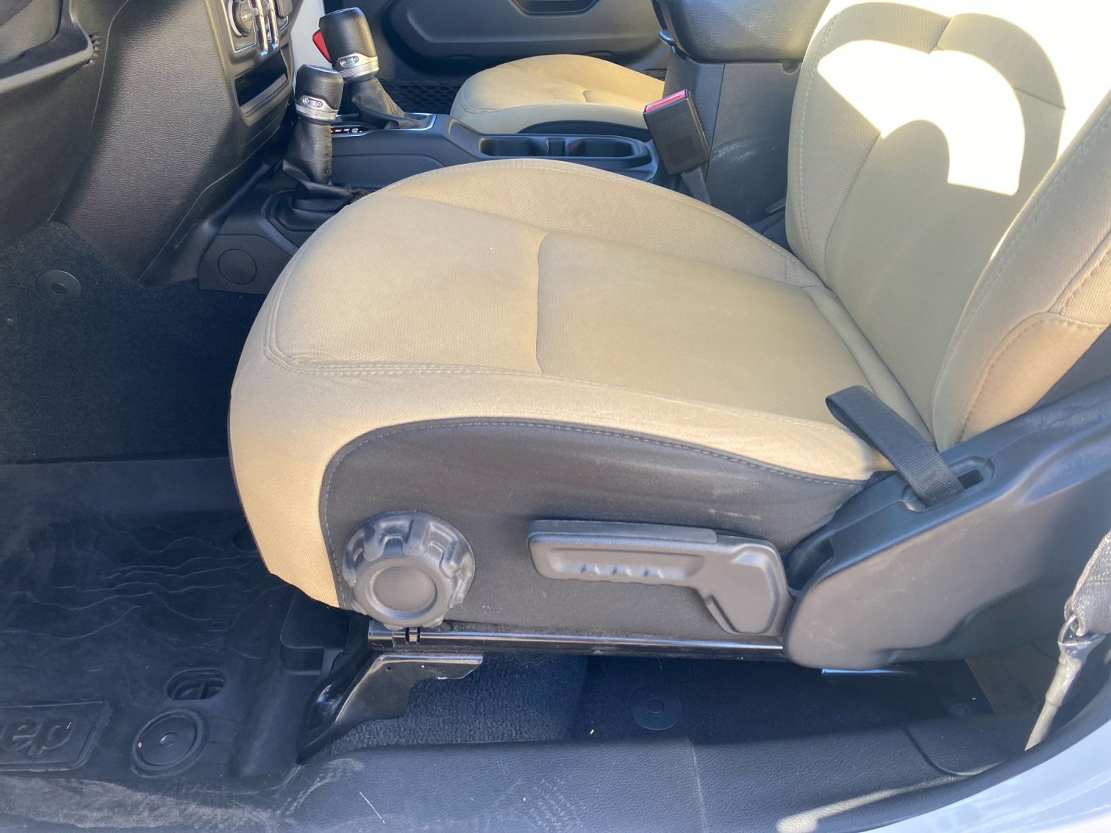 Used 2021 Jeep Wrangler Unlimited Sport image 13