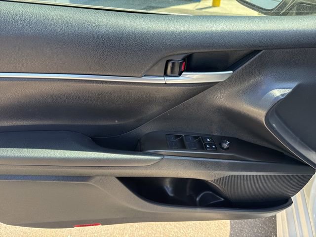 Used 2024 Toyota Camry SE w/ Cold Weather Package FWD image 7