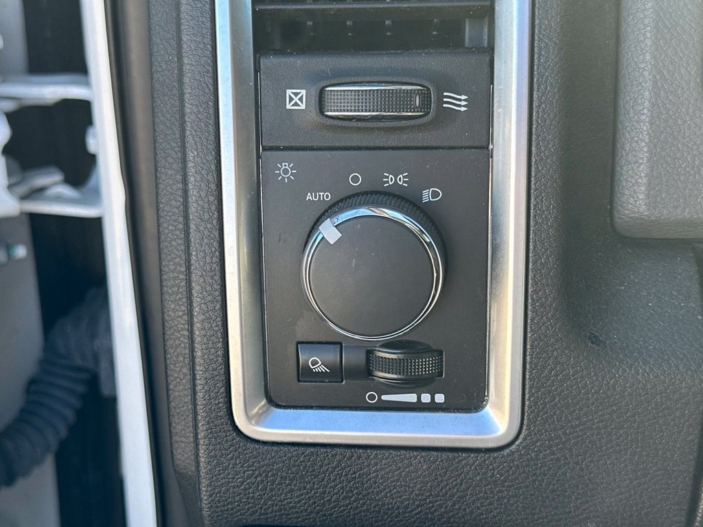 Used 2018 RAM 2500 SLT AWD/4WD image 18