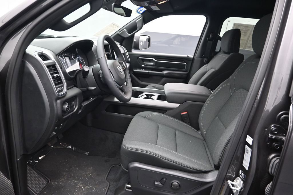 Used 2025 RAM 1500 Big Horn AWD/4WD image 11