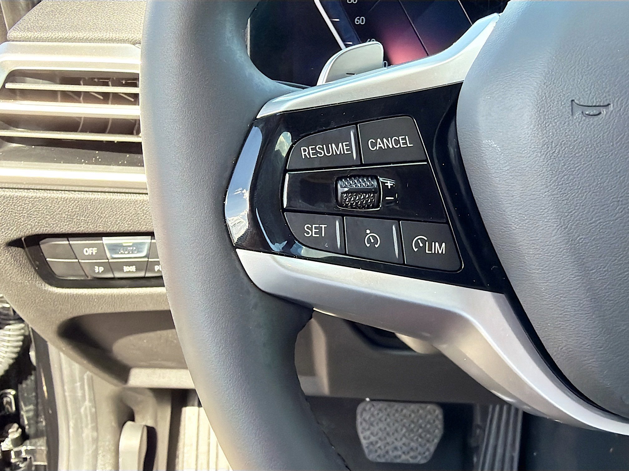 Used 2025 BMW 330i Sedan w/ Parking Assistance Package image 37