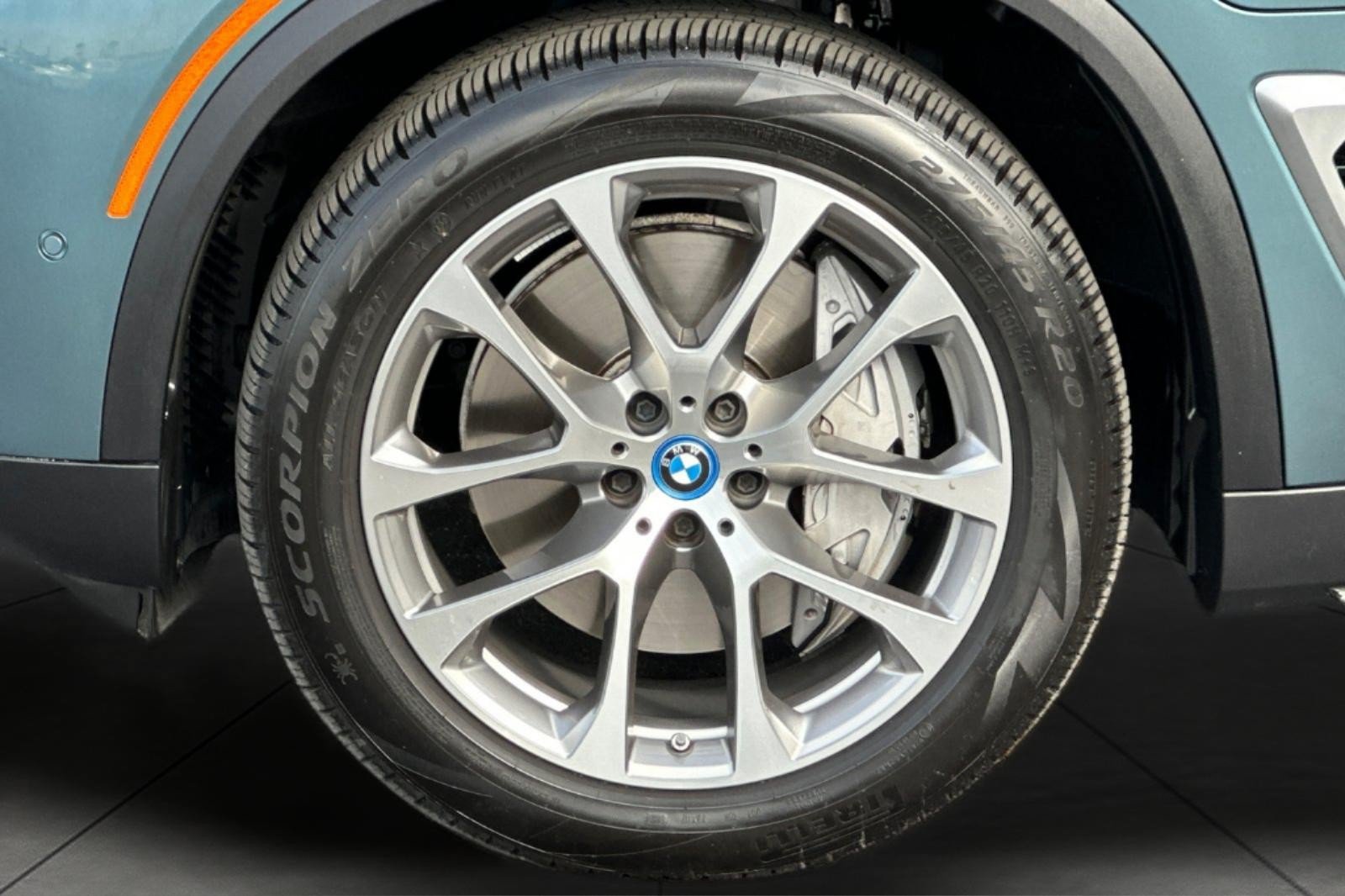 Used 2025 BMW X5 xDrive50e w/ Premium Package AWD/4WD image 26