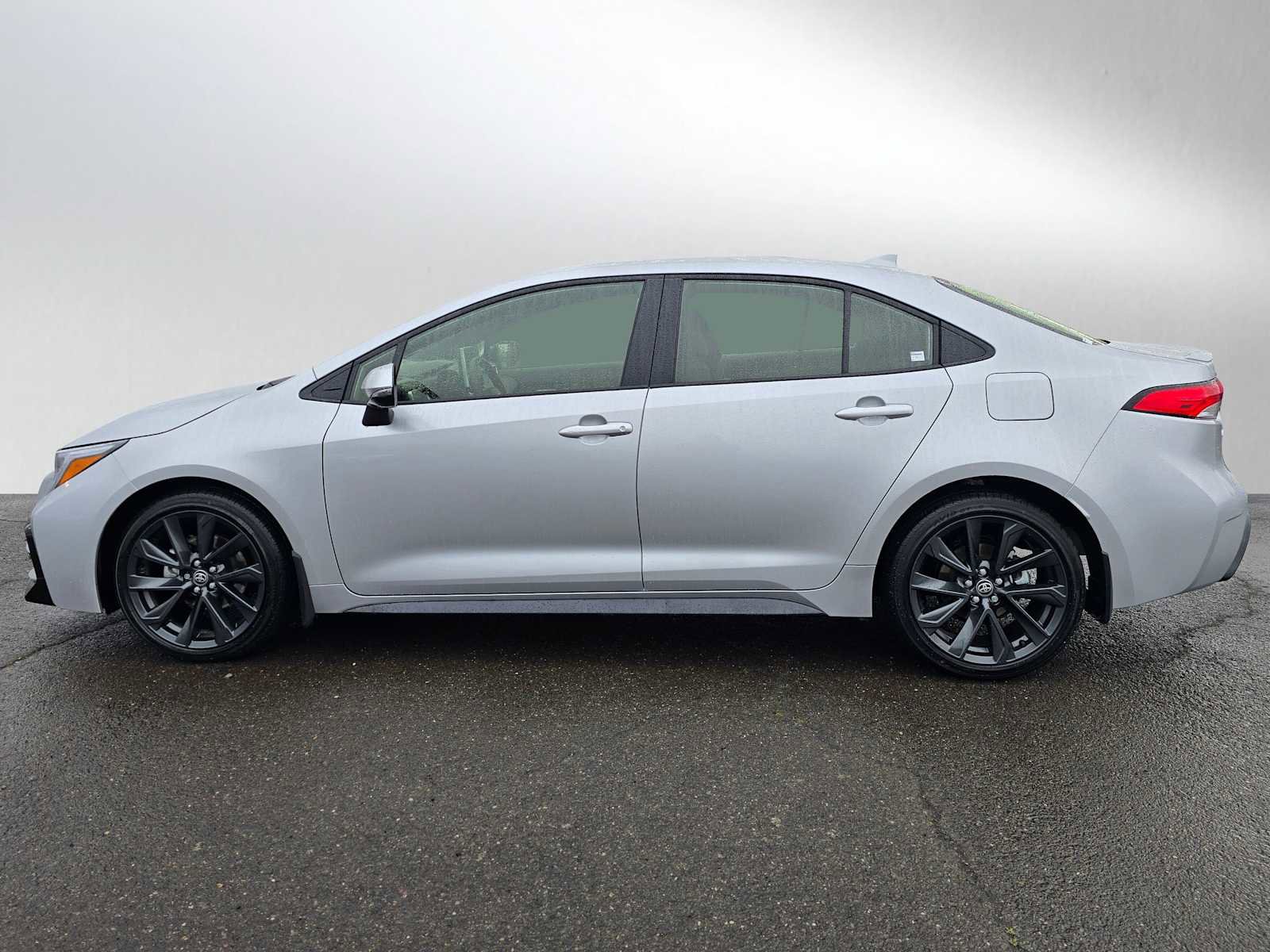 Certified 2026 Toyota Corolla SE w/ SE Package image 7