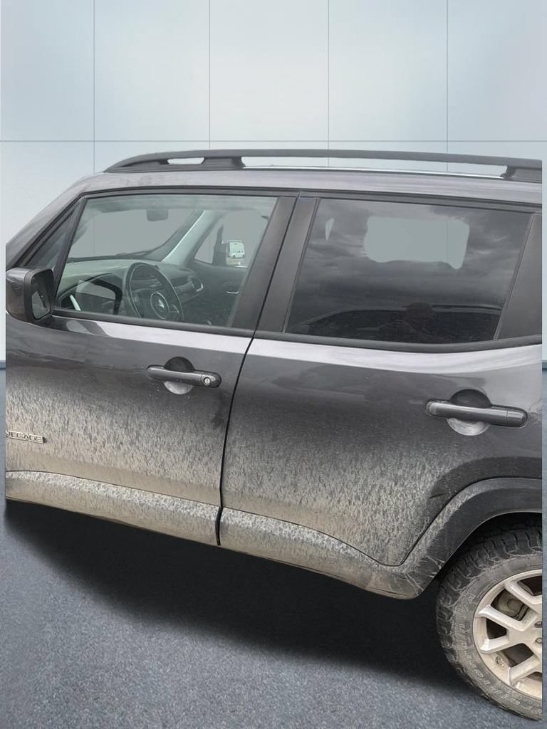 Used 2019 Jeep Renegade Latitude w/ Cold Weather Group AWD/4WD image 7