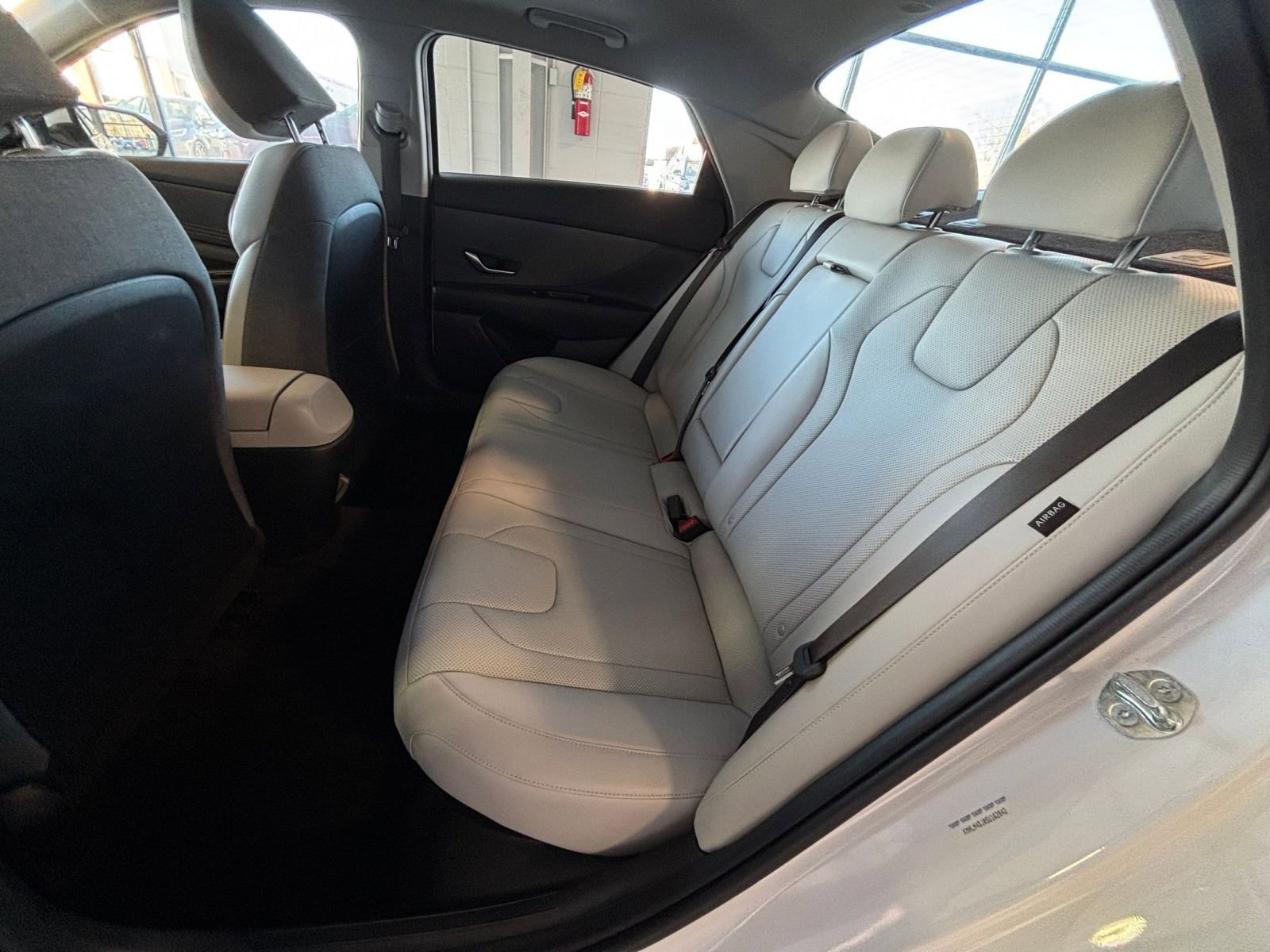 Used 2025 Hyundai Elantra Limited image 29