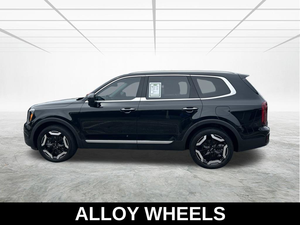 Used 2025 Kia Telluride S FWD image 8