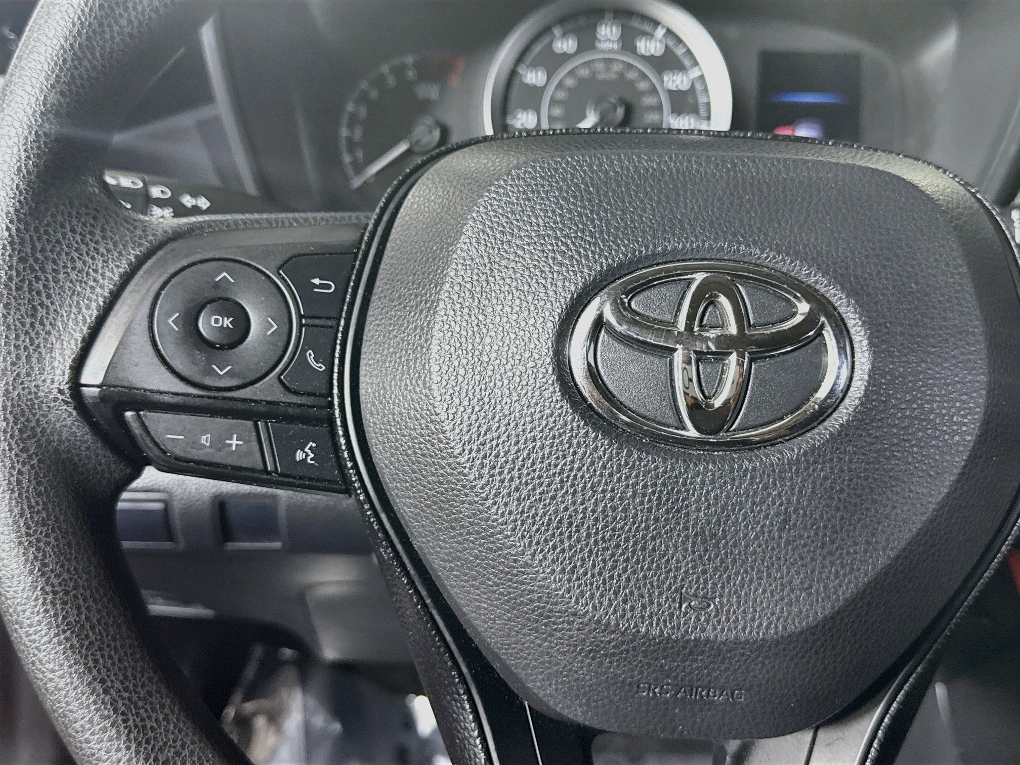 Used 2020 Toyota Corolla LE FWD image 14
