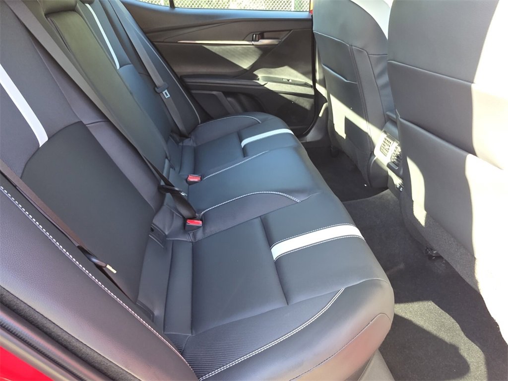 Used 2026 Toyota Camry SE image 17