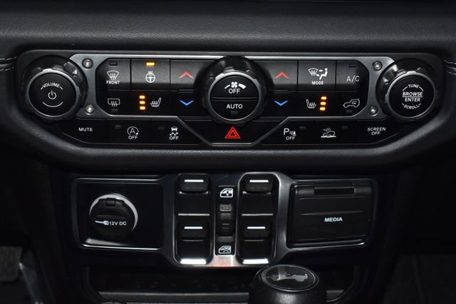 Used 2024 Jeep Wrangler Sahara w/ Technology Group image 18