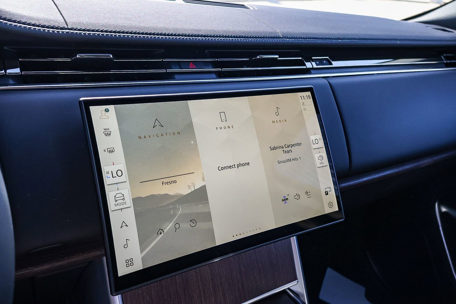 New 2025 Land Rover Range Rover SE image 35