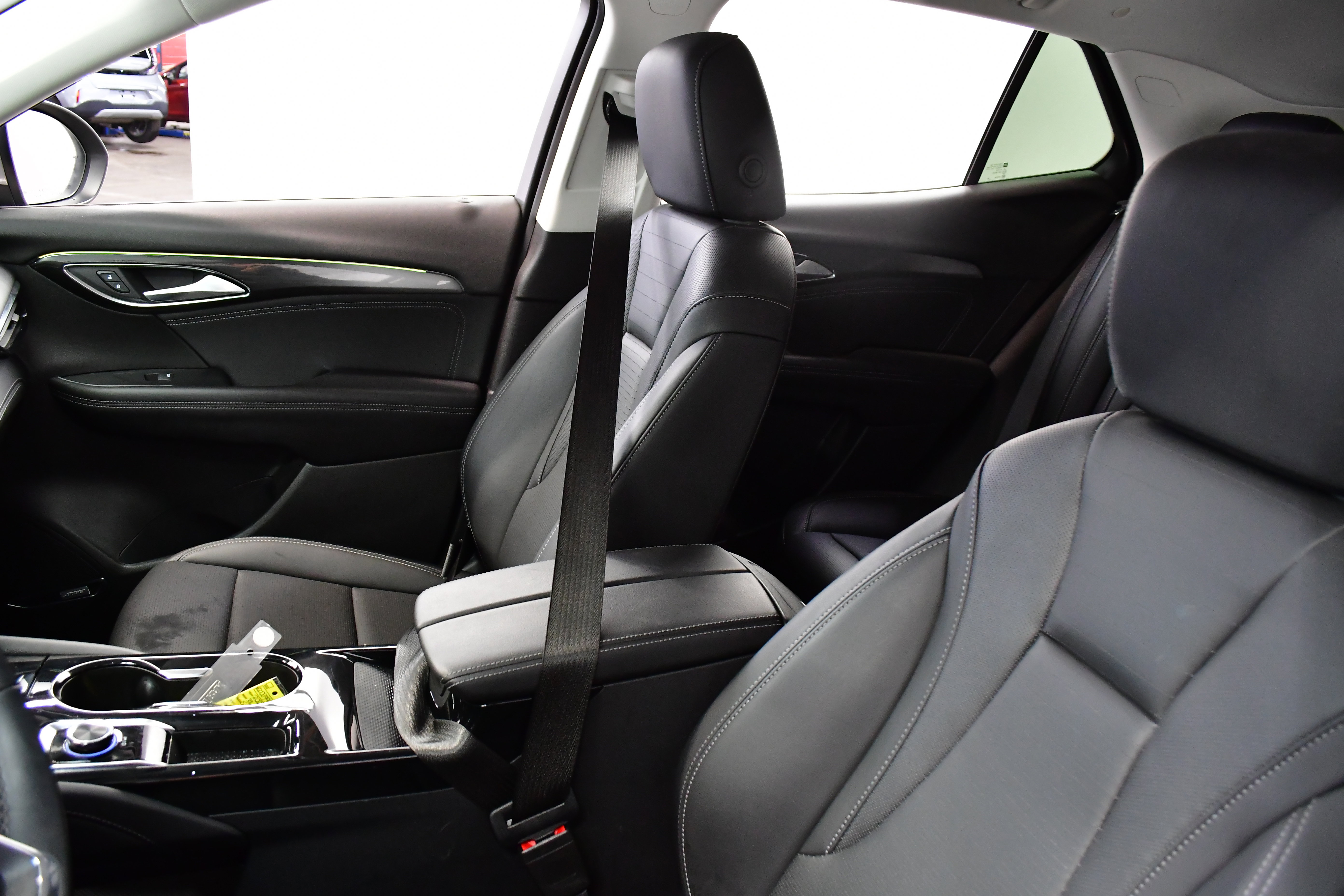 Used 2025 Buick Envision Preferred image 10