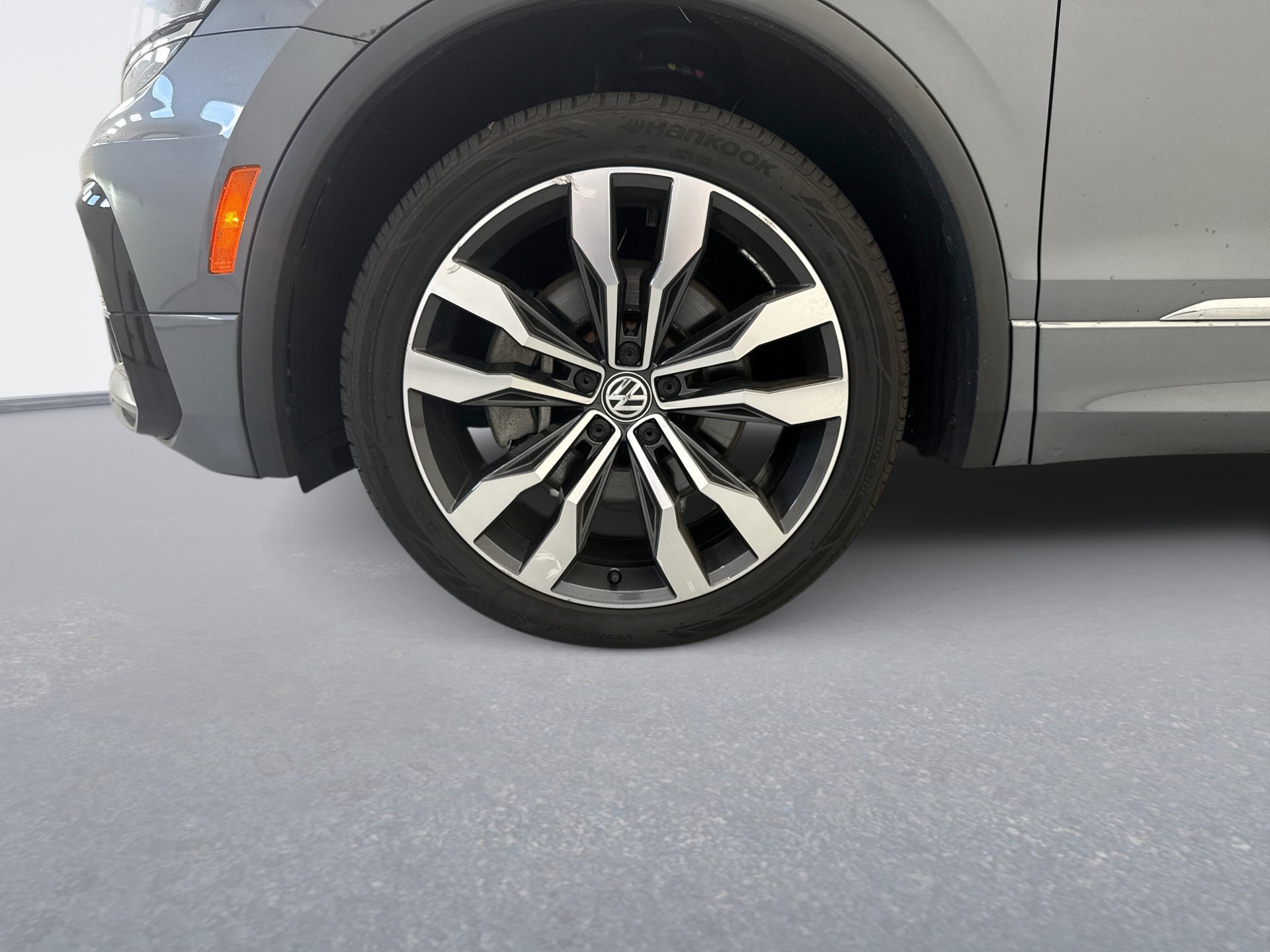 Used 2021 Volkswagen Tiguan SEL Premium R-Line AWD/4WD image 26
