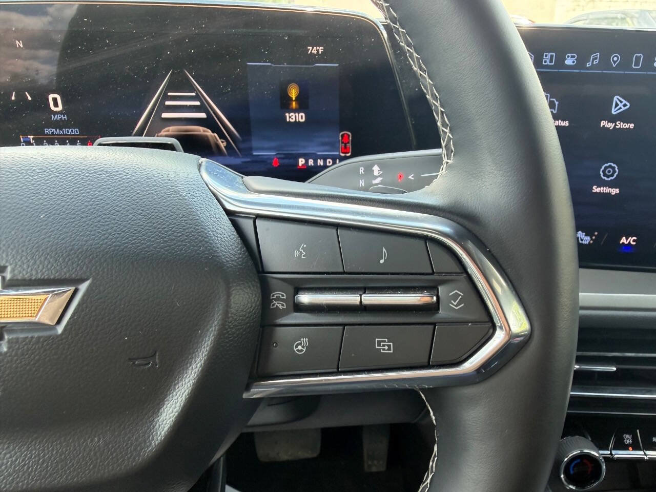 Used 2025 Chevrolet Traverse LT w/ Enhanced Driving Package FWD image 28