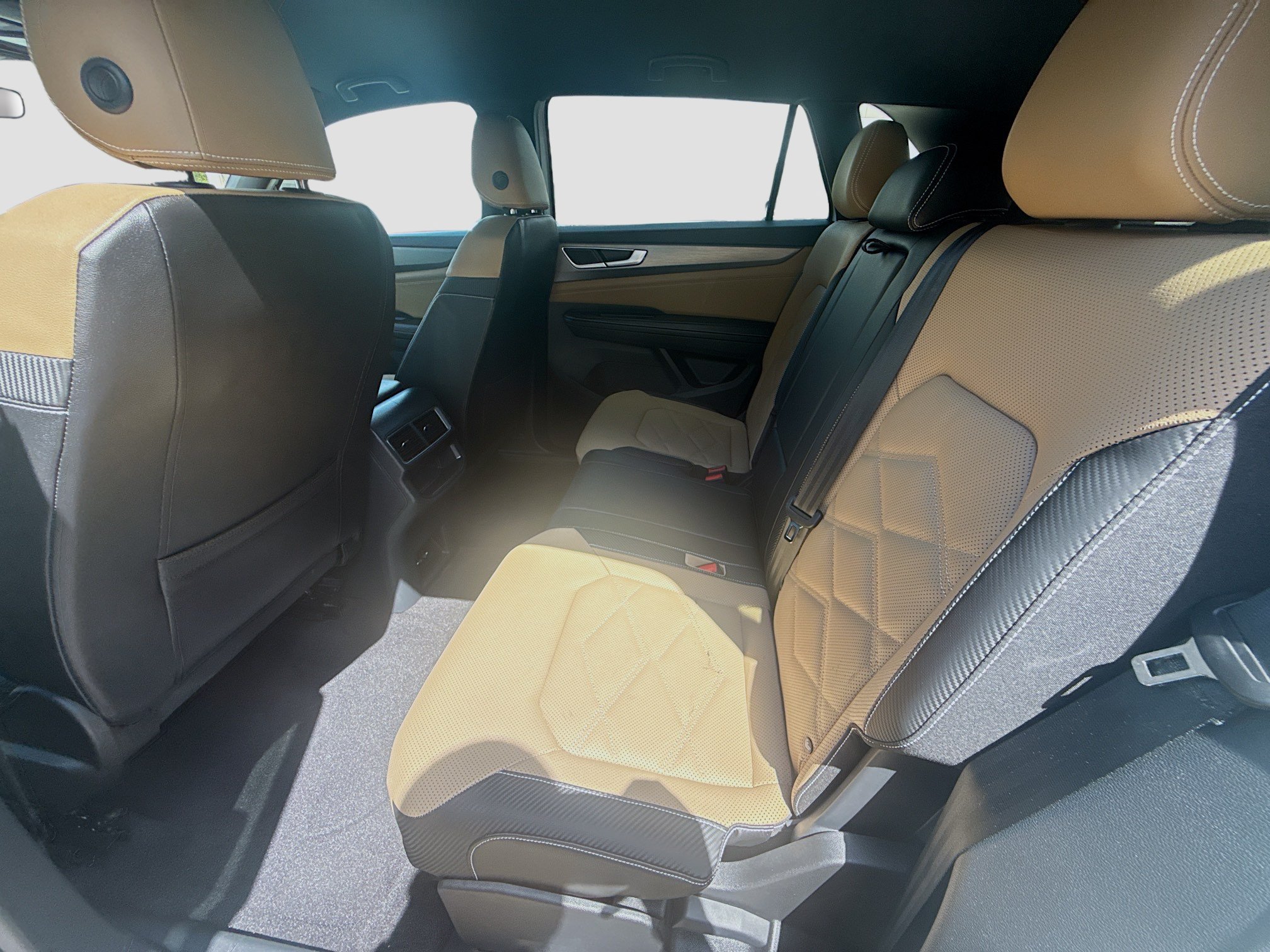 Certified 2024 Volkswagen Atlas Cross Sport SE FWD image 23