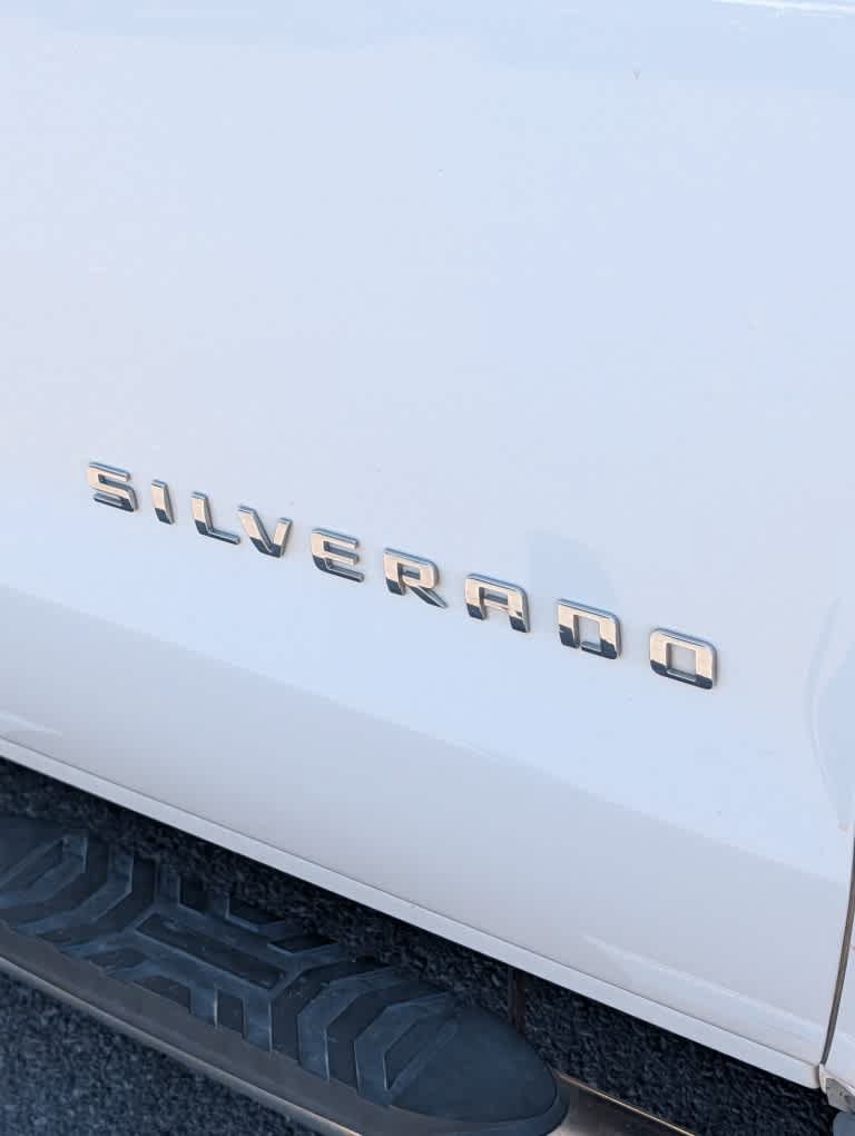 Used 2018 Chevrolet Silverado 1500 Custom w/ Custom Value Package AWD/4WD image 10