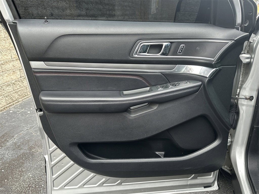 Used 2018 Ford Explorer Sport image 10