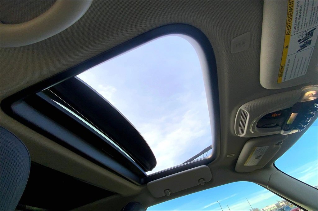 Used 2020 MINI Cooper S w/ Premium Package image 21