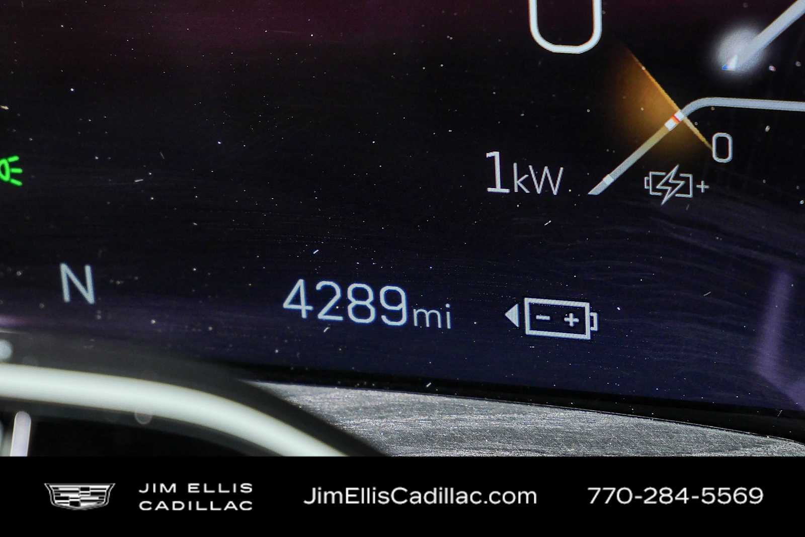 Used 2025 Cadillac Escalade IQ Luxury 2 w/ LPO, Premium Carpet Package AWD/4WD image 12