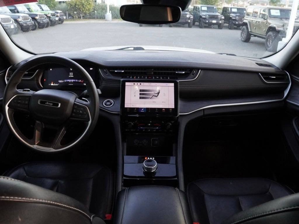 Used 2023 Jeep Grand Cherokee Limited image 22