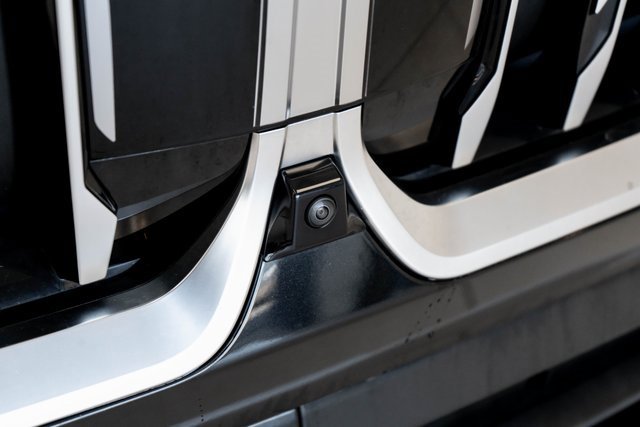 Used 2024 BMW X1 xDrive28i w/ Technology Package image 8