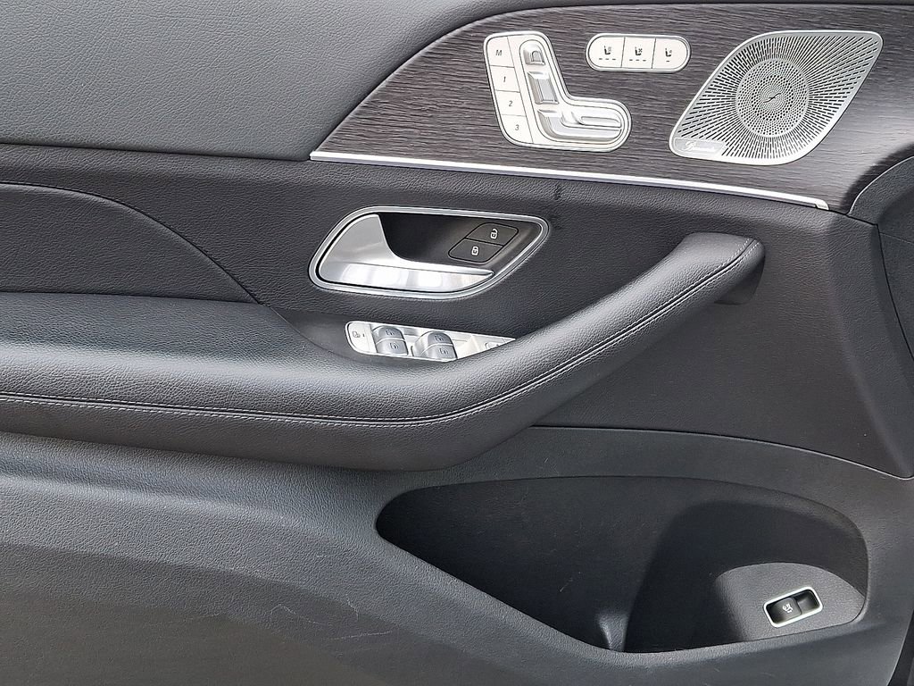 Used 2022 Mercedes-Benz GLS 450 4MATIC image 12