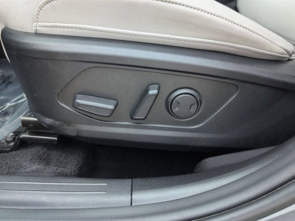 Used 2025 Hyundai Santa Cruz SEL FWD image 14
