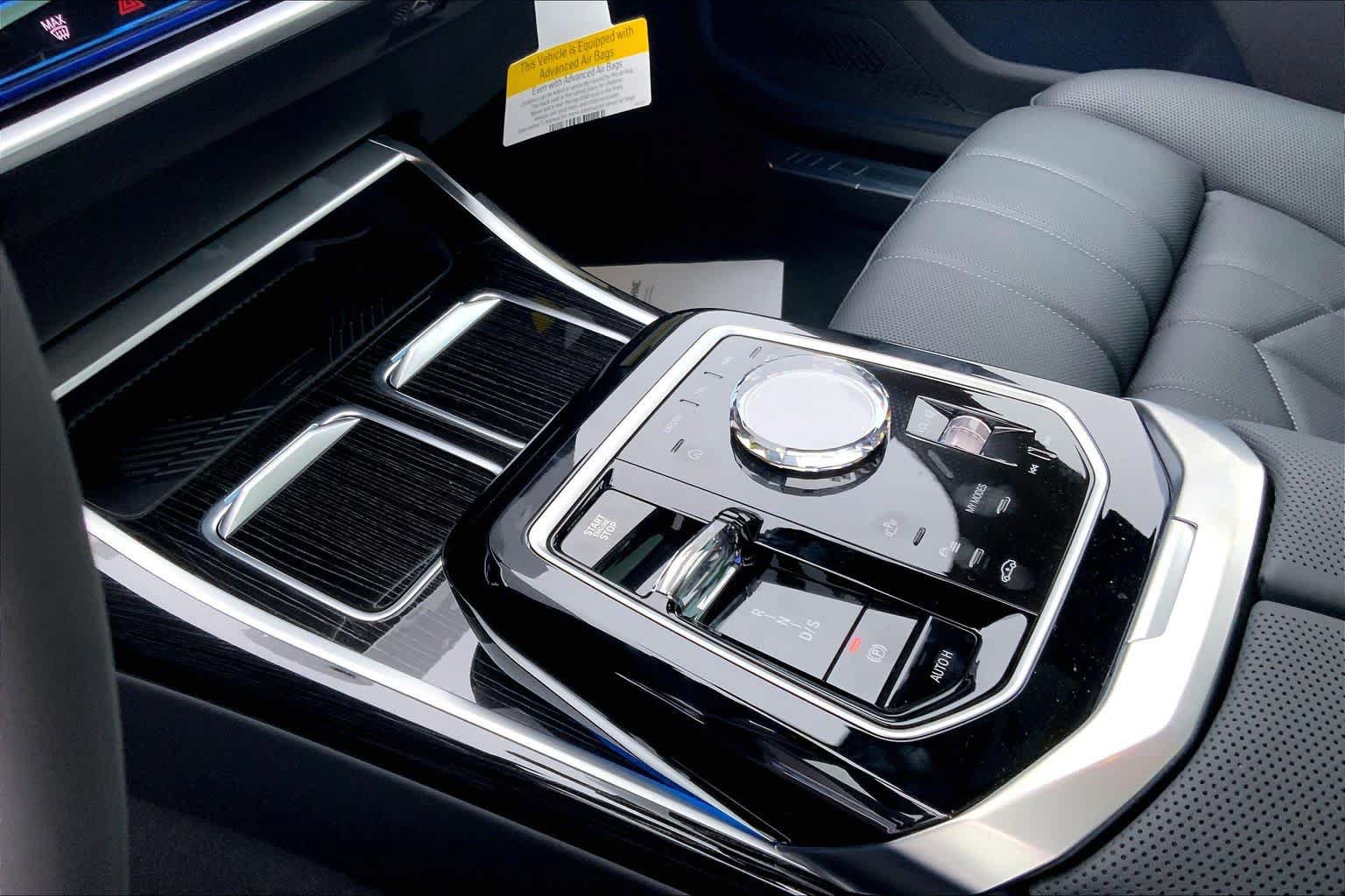 New 2026 BMW 750e xDrive w/ Executive Package AWD/4WD image 7