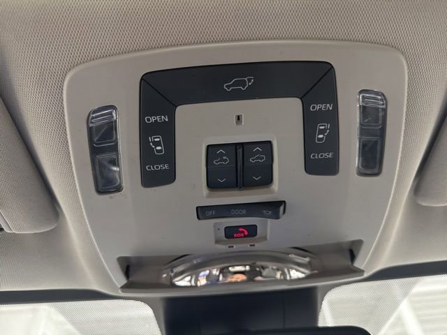 Used 2024 Toyota Sienna Limited AWD/4WD image 23