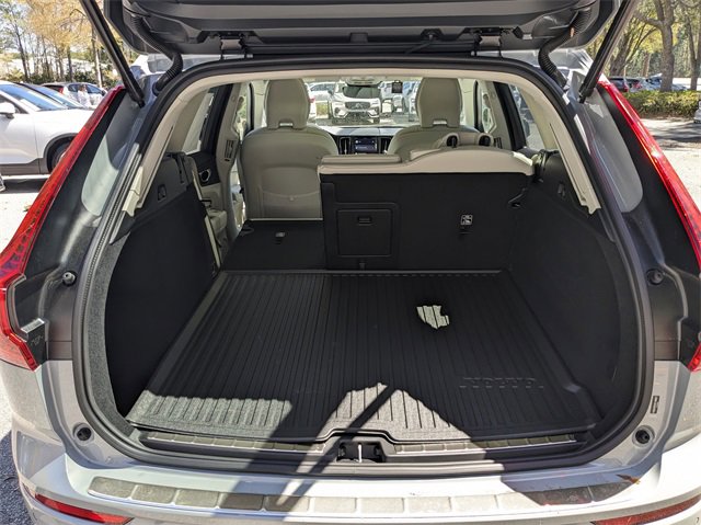 New 2025 Volvo XC60 B5 Plus w/ Climate Package image 13