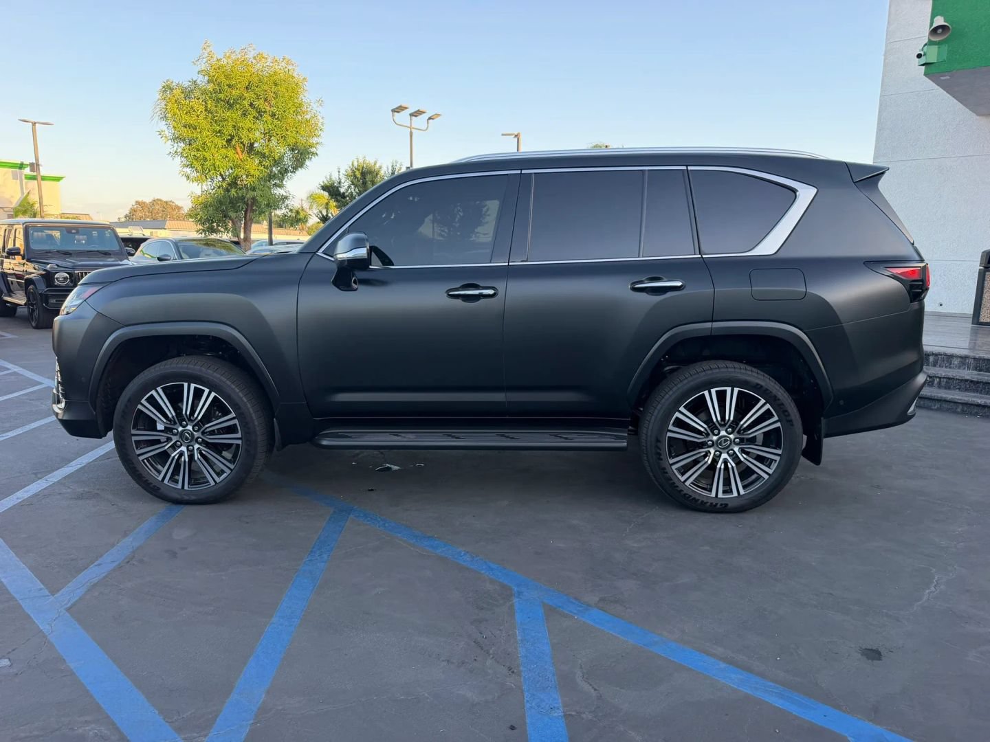 Used 2026 Lexus LX 700h Luxury w/ Accessory Package (Z1) AWD/4WD image 5