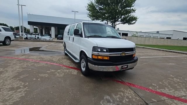 Used 2025 Chevrolet Express 2500 w/ Driver Convenience Package RWD video 2