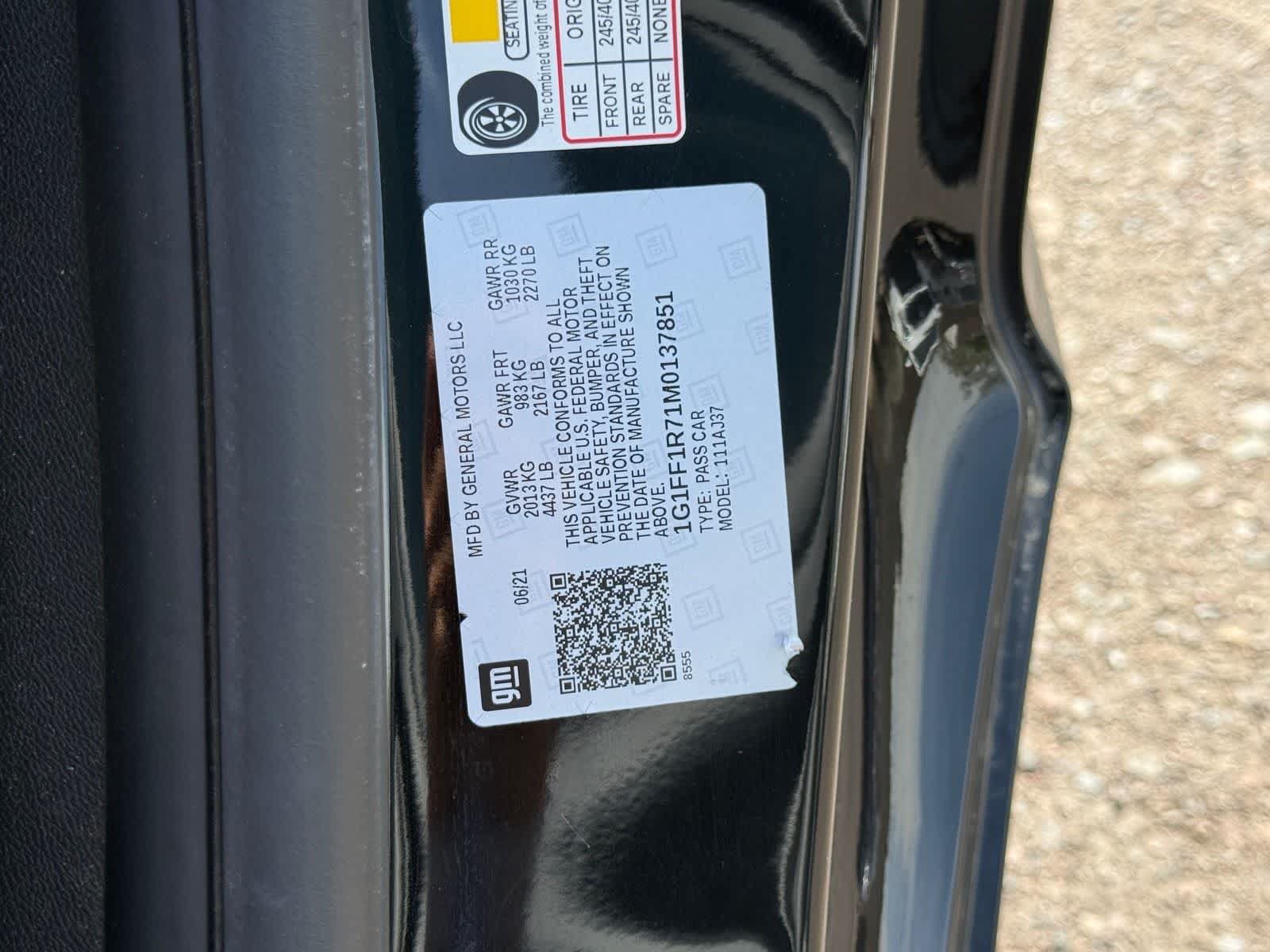 Used 2021 Chevrolet Camaro LT RWD image 27