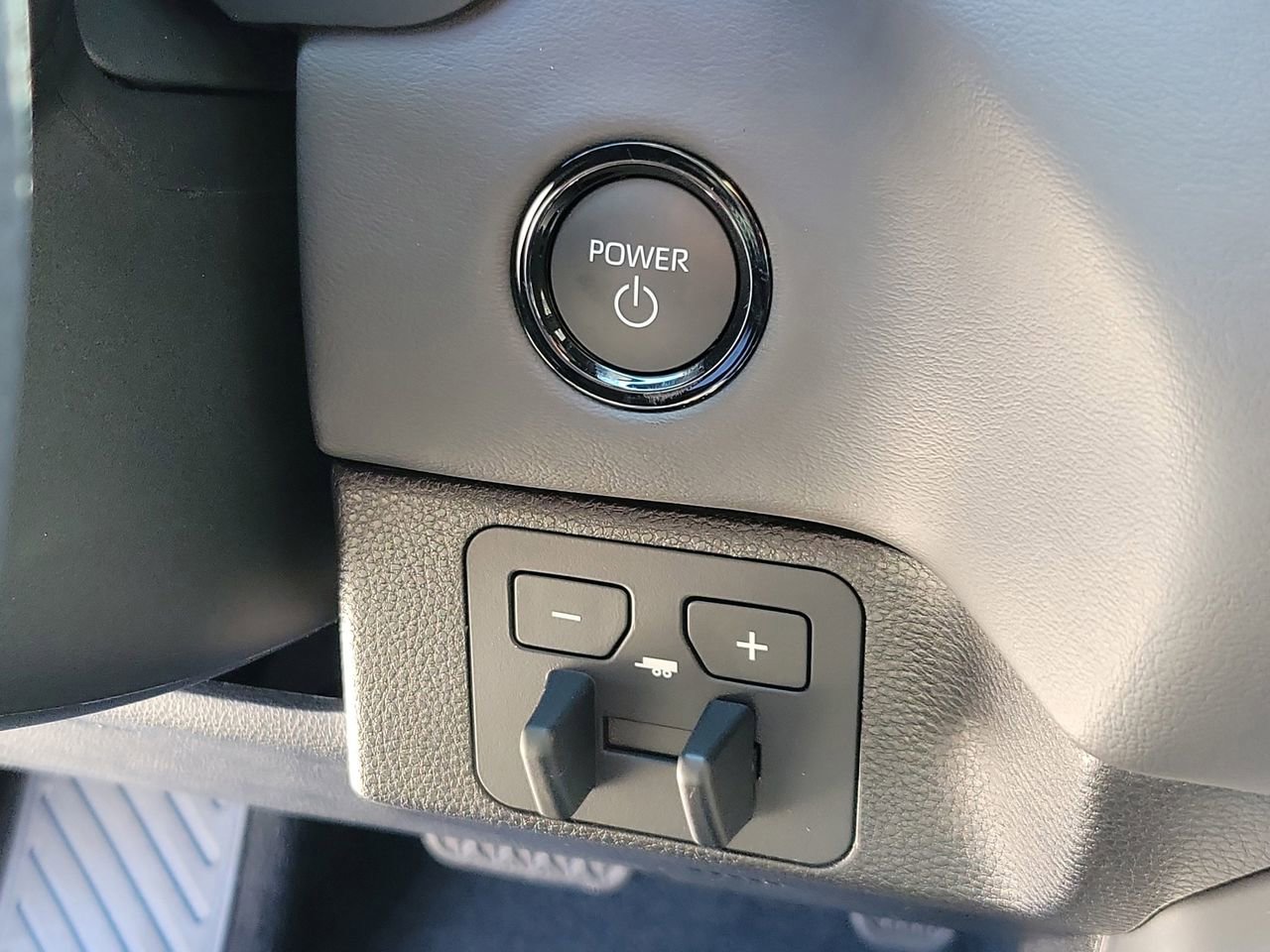 Used 2025 Toyota Tundra Platinum image 30