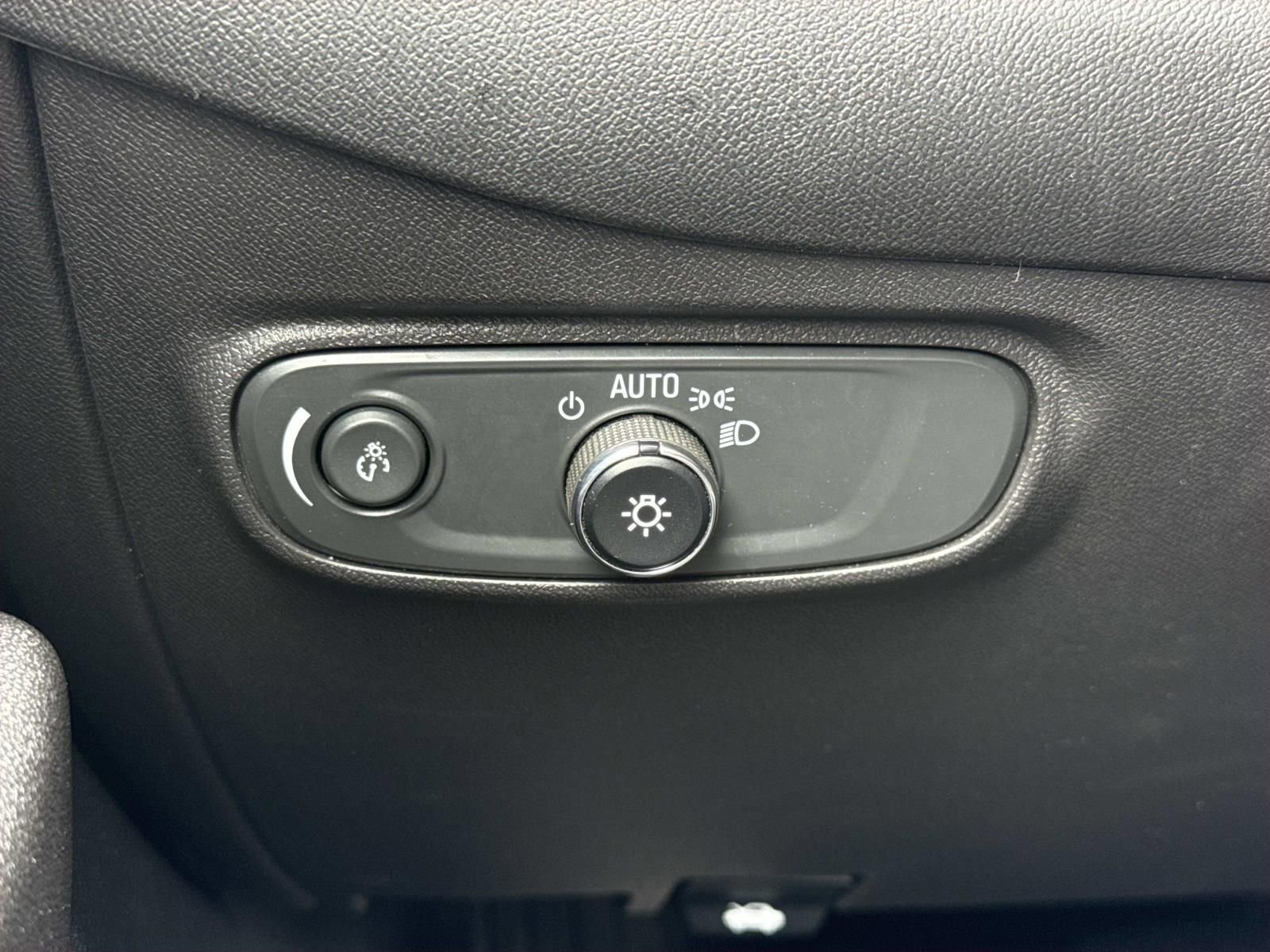 Used 2024 Chevrolet Equinox LT AWD/4WD image 19