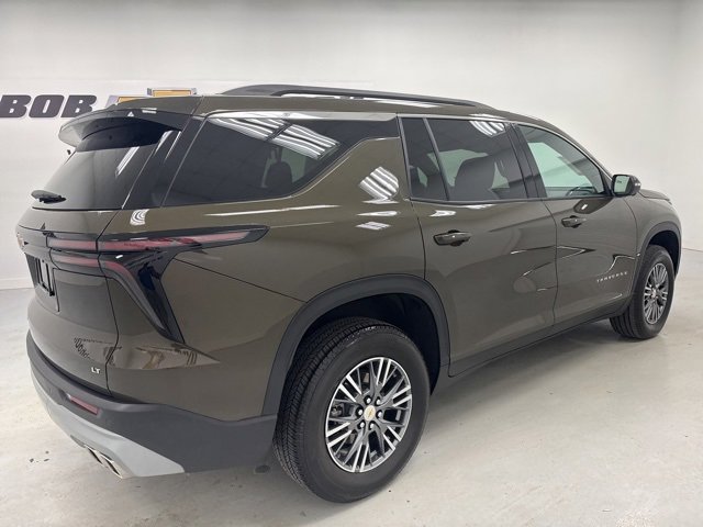 Used 2024 Chevrolet Traverse LT w/ Trailering Package image 5