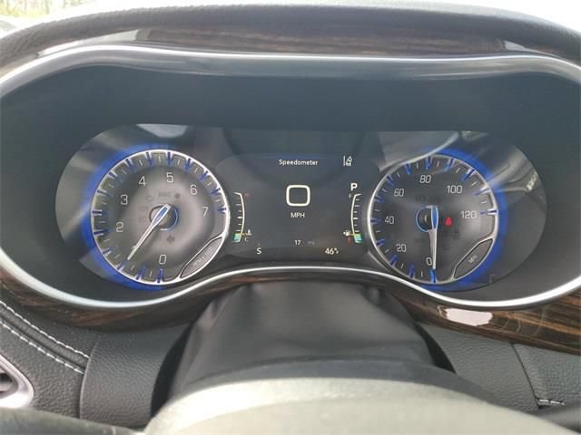 New 2023 Chrysler Pacifica Limited FWD image 26