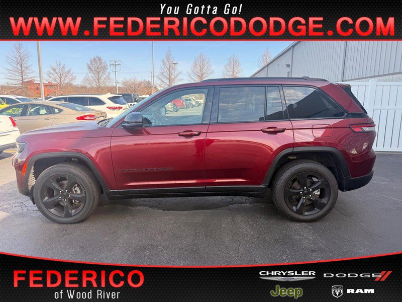 Used 2023 Jeep Grand Cherokee Altitude image 1