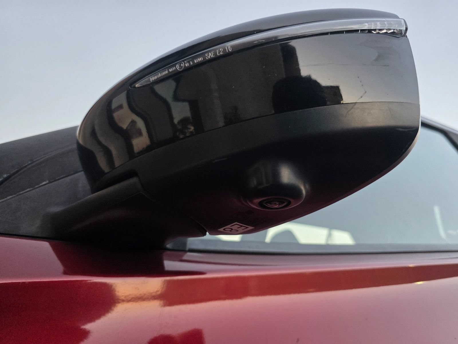 Used 2019 Nissan Kicks SR w/ SR Premium Package FWD image 18