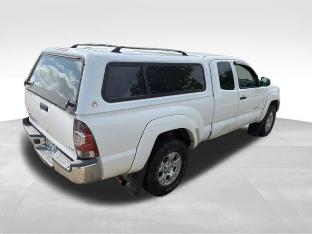 Used 2014 Toyota Tacoma 4x4 Access Cab w/ SR5 Package image 3