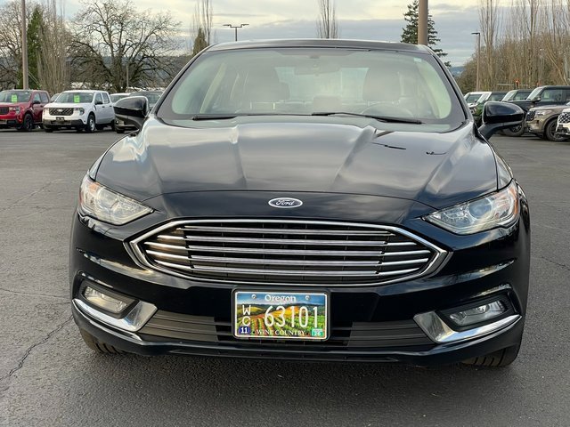 Used 2017 Ford Fusion SE w/ Equipment Group 201A image 9