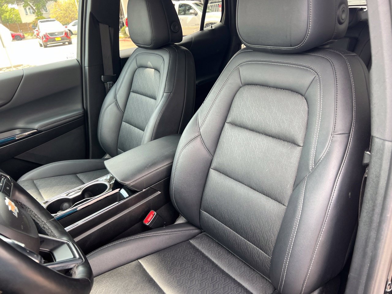Used 2025 Chevrolet Equinox LT w/ Convenience Package II FWD image 10