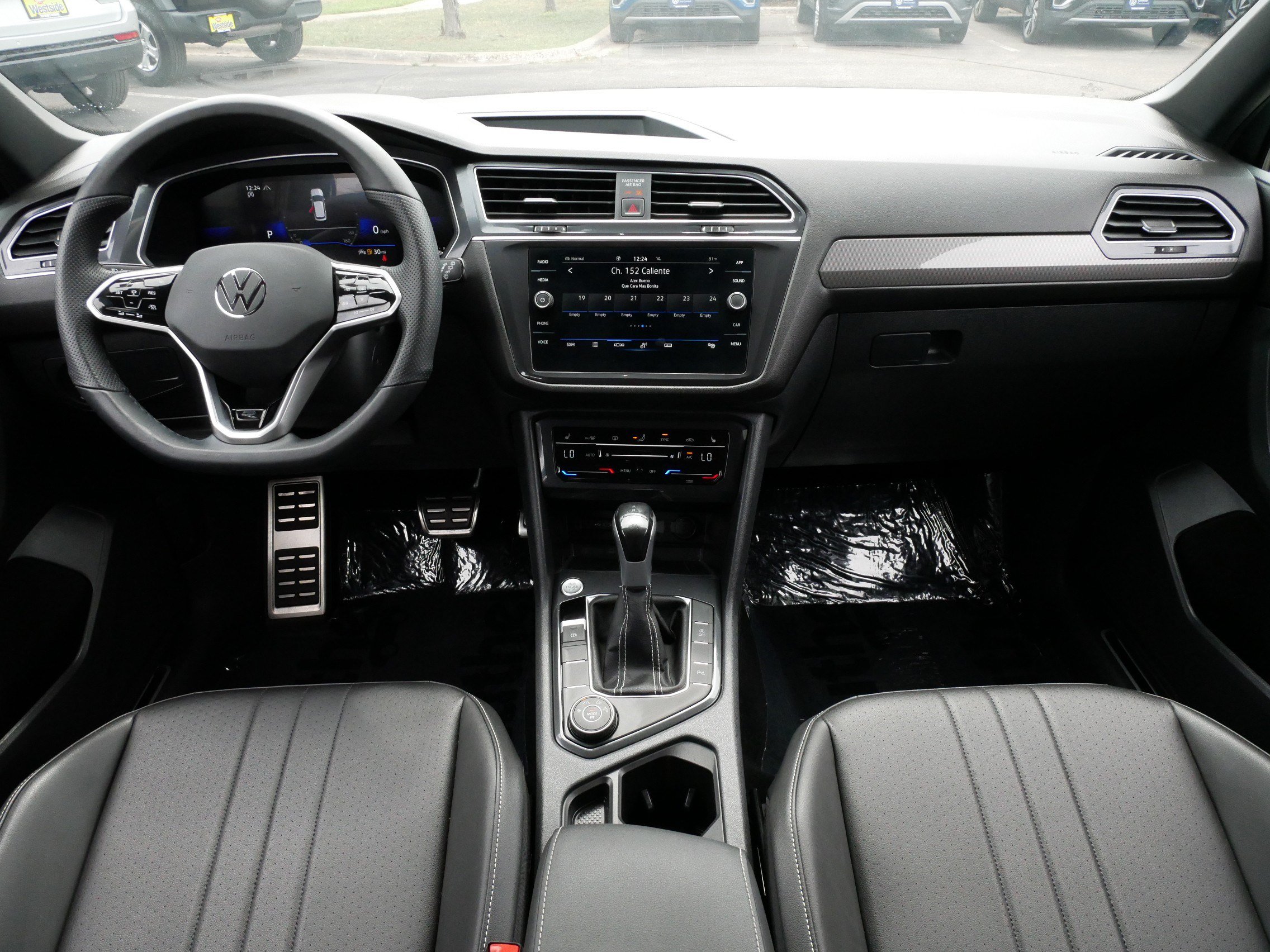 Certified 2023 Volkswagen Tiguan SE R-Line AWD/4WD image 10