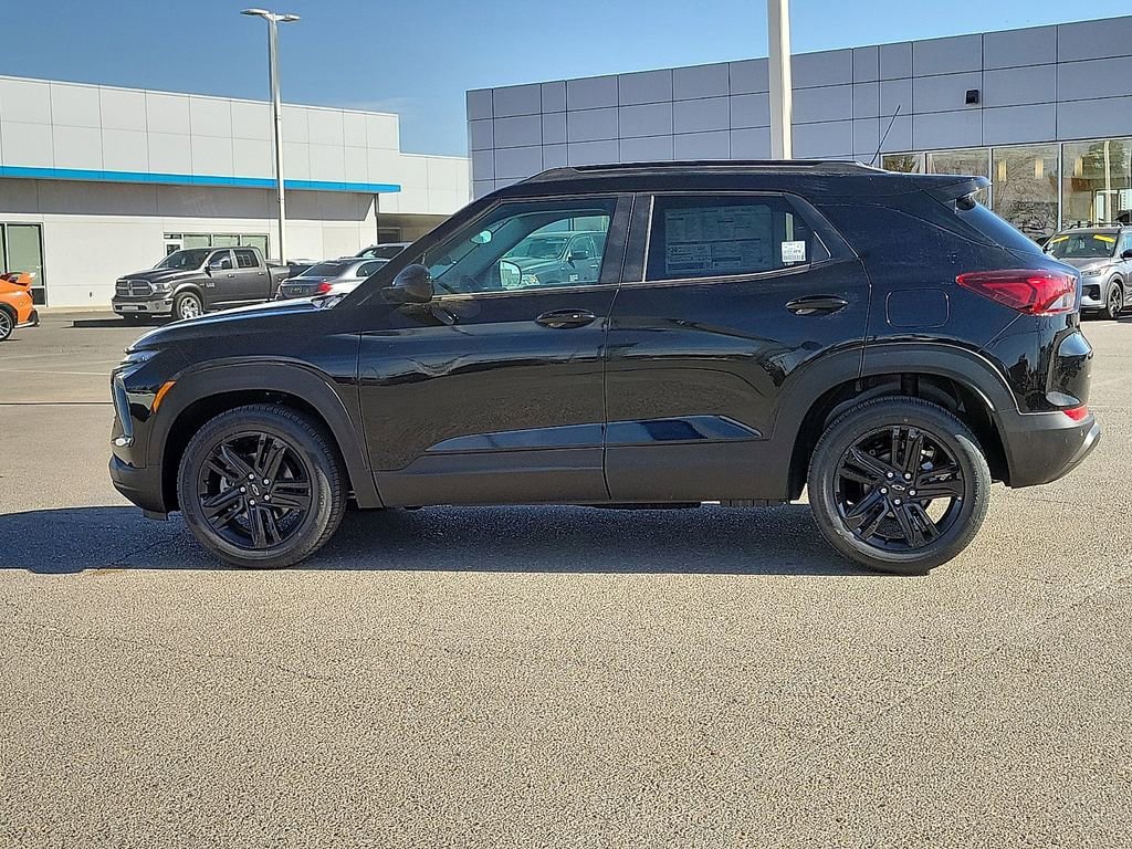 New 2026 Chevrolet TrailBlazer LT w/ Midnight Edition FWD image 6